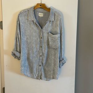 American Eagle button down size large
